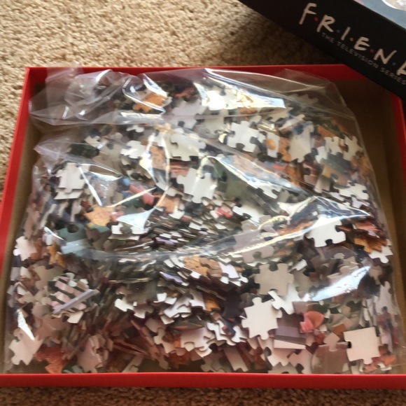 FRIENDS Puzzle - Picture 4 of 4
